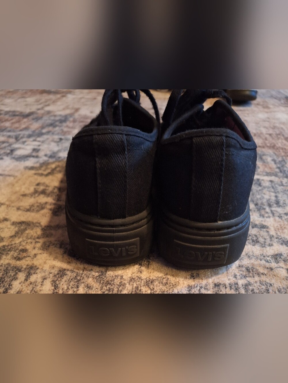 Womens Levi's Black Sneakers. Size 7.5. Very Cute - Picture 6 of 8